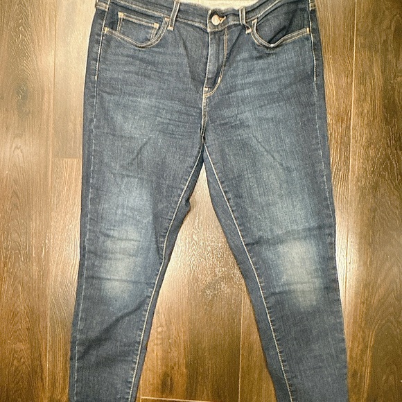 31 Levi - 710 Super Skinny Women’s - Picture 3 of 6